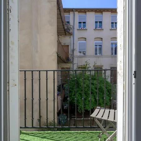 La Petite Elegance - Centre-ville, Standing & Balcon